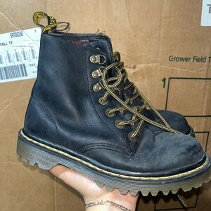 Dr. Martens 8 Eye Lace Up Boots Black Leather AirWair Women’s Size 6/